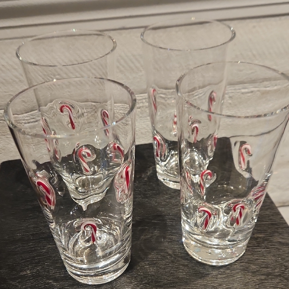 EUC Set of 4 Candy Cane Glasses